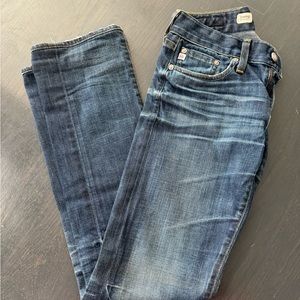 AG Jeans. Tomboy boyfriend fit. Size 25 R.